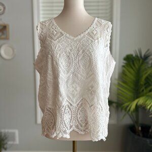 NWOT Coco + Carmen Crisp White Lace Tank Scalloped Hem Sz L/XL